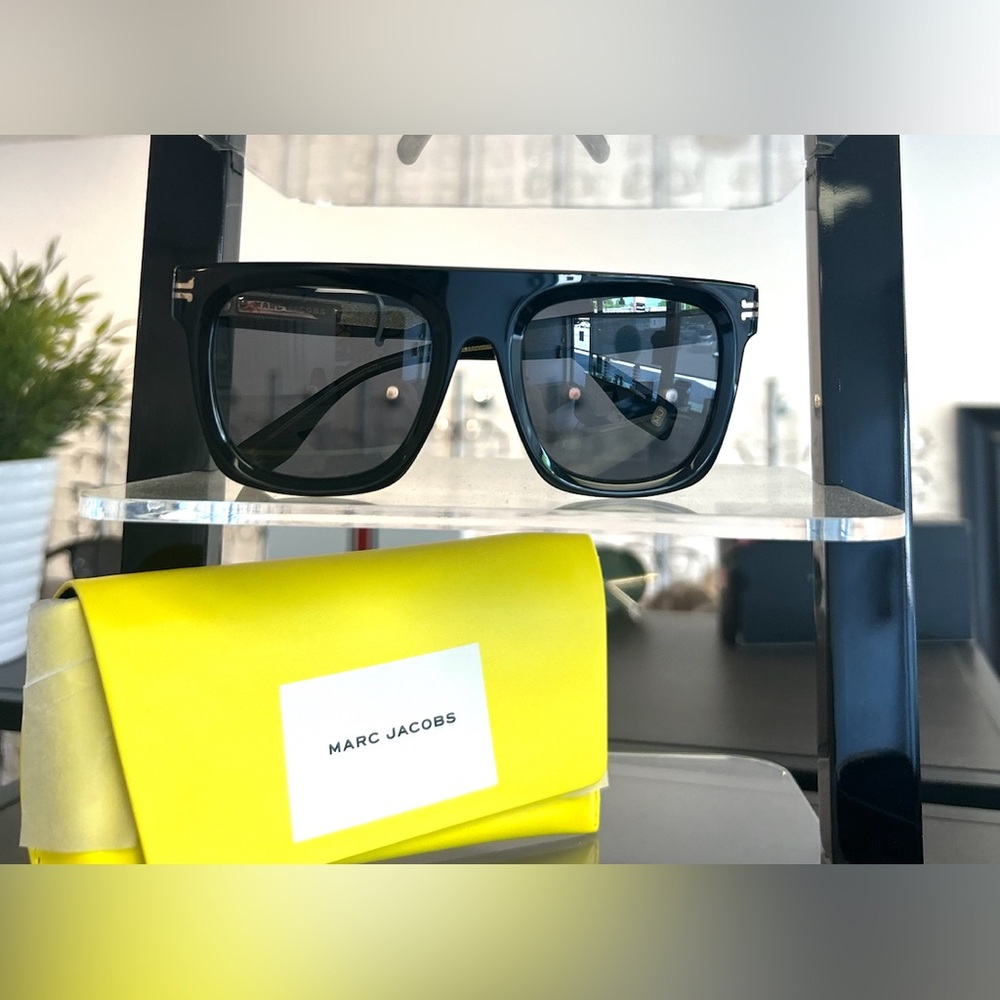 new Marc Jacobs Sunglasses square flat top